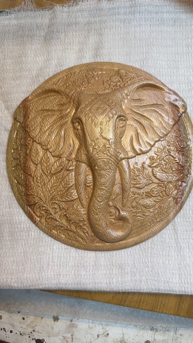 Медальон Слон из Нотофагуса