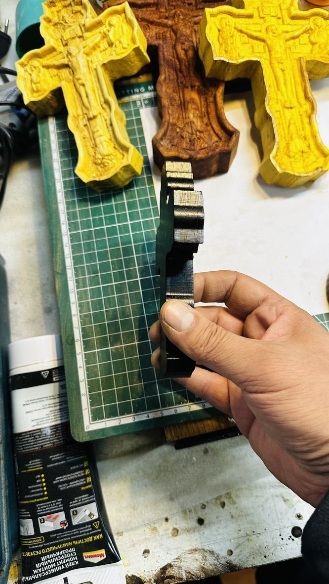 Крест православный из Дальбергии с бортом