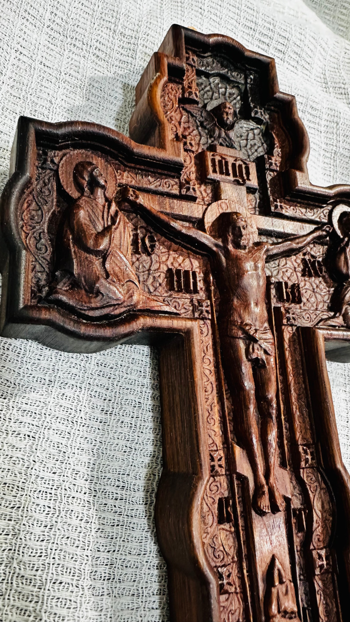 Крест православный из Дальбергии с бортом