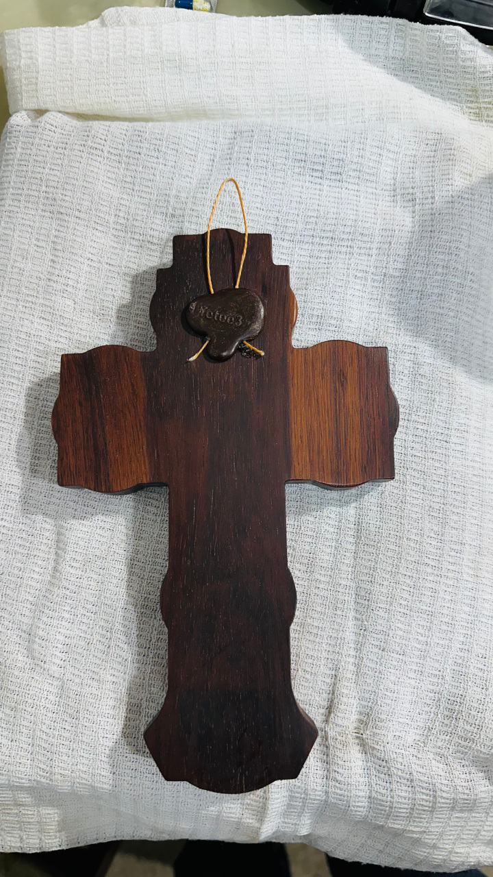 Крест православный из Дальбергии с бортом