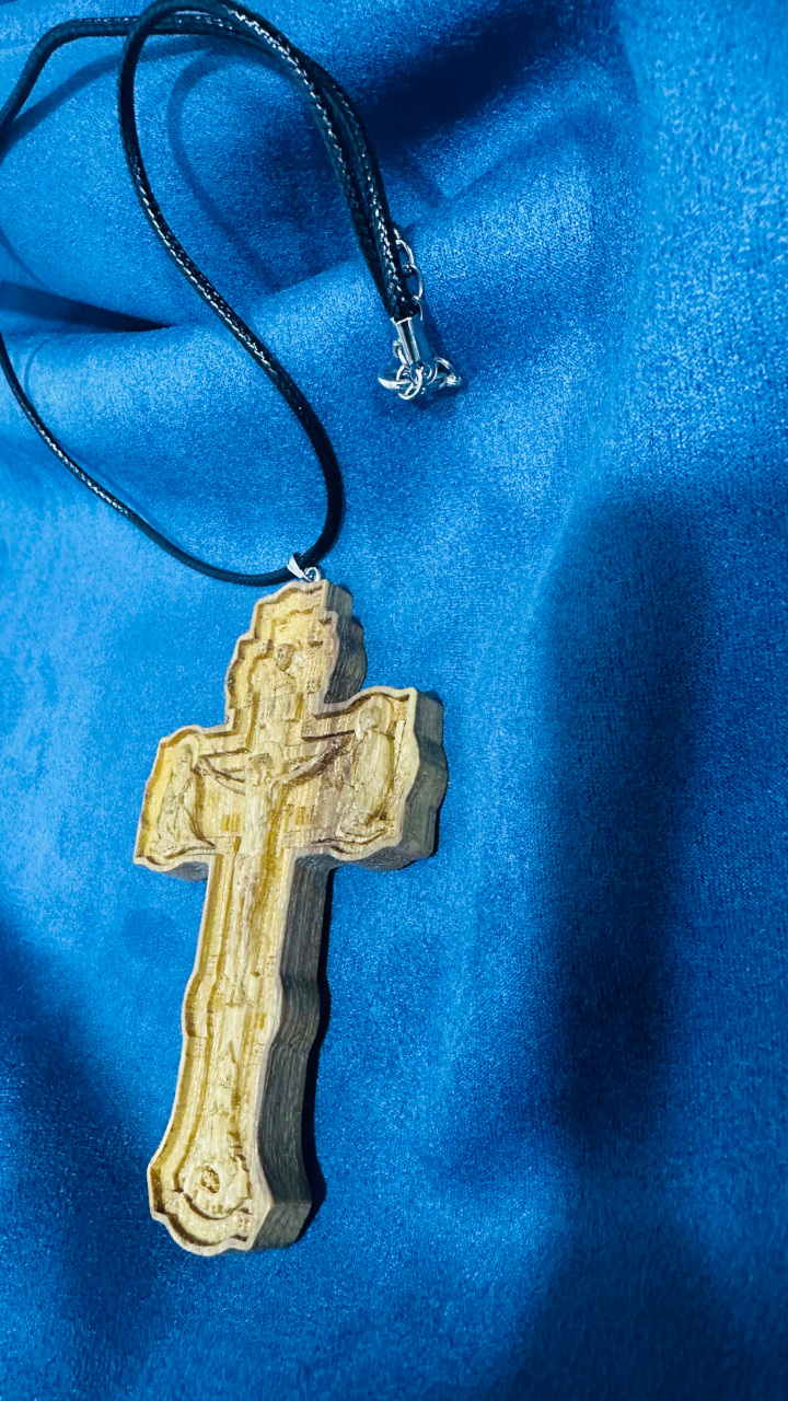 Крест православный из Железного дерева с бортом