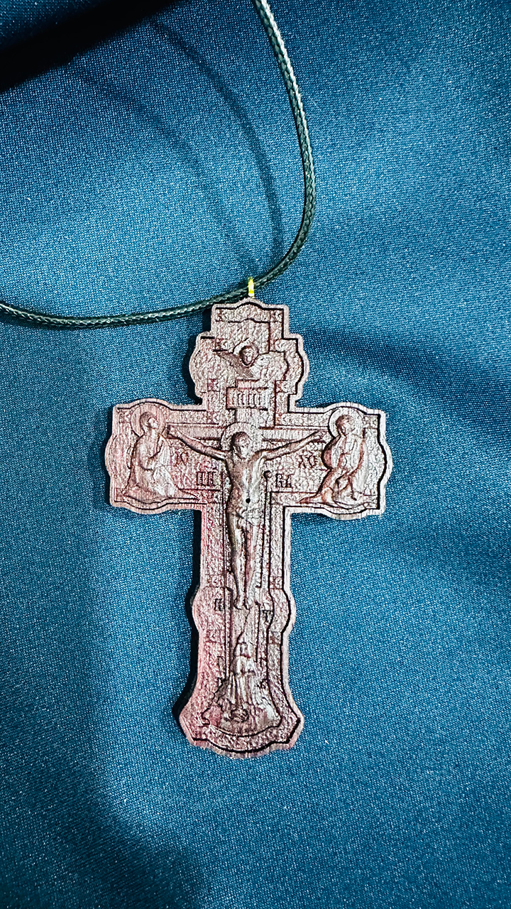 Миниатюрный православный крест из Амаранта с бортом