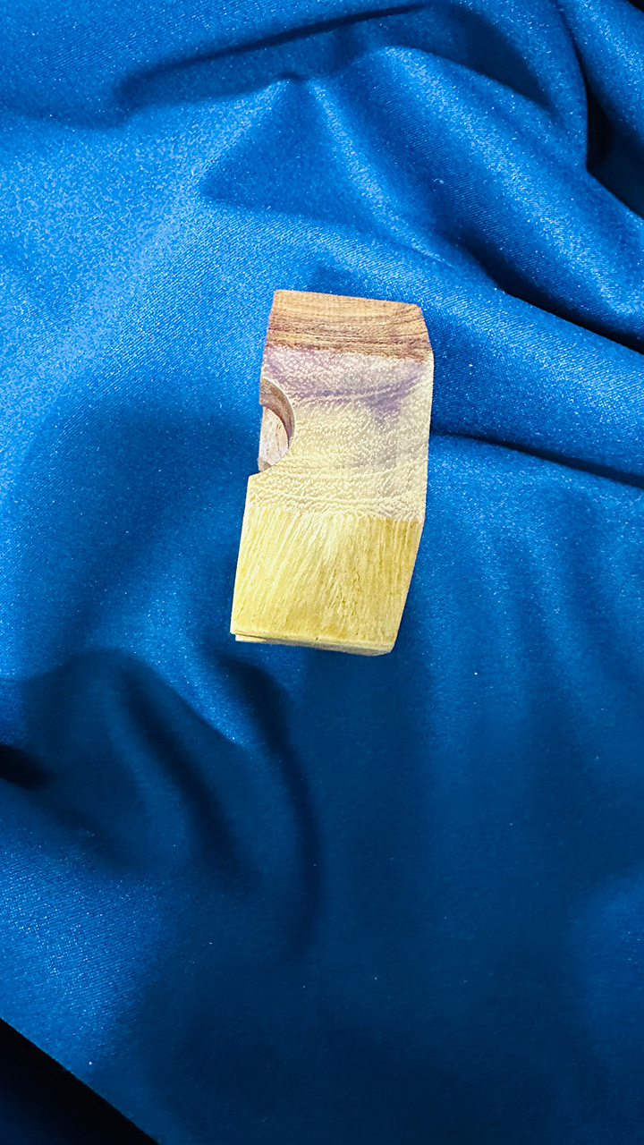 Индивидуальная пепельница из Железного дерева